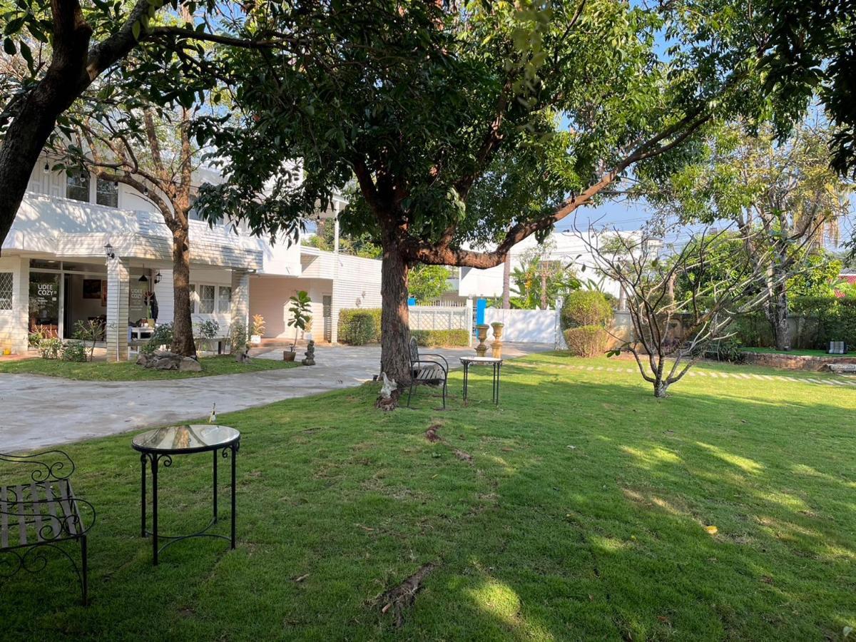 Udee Cozy Hotel Chiang Mai Esterno foto