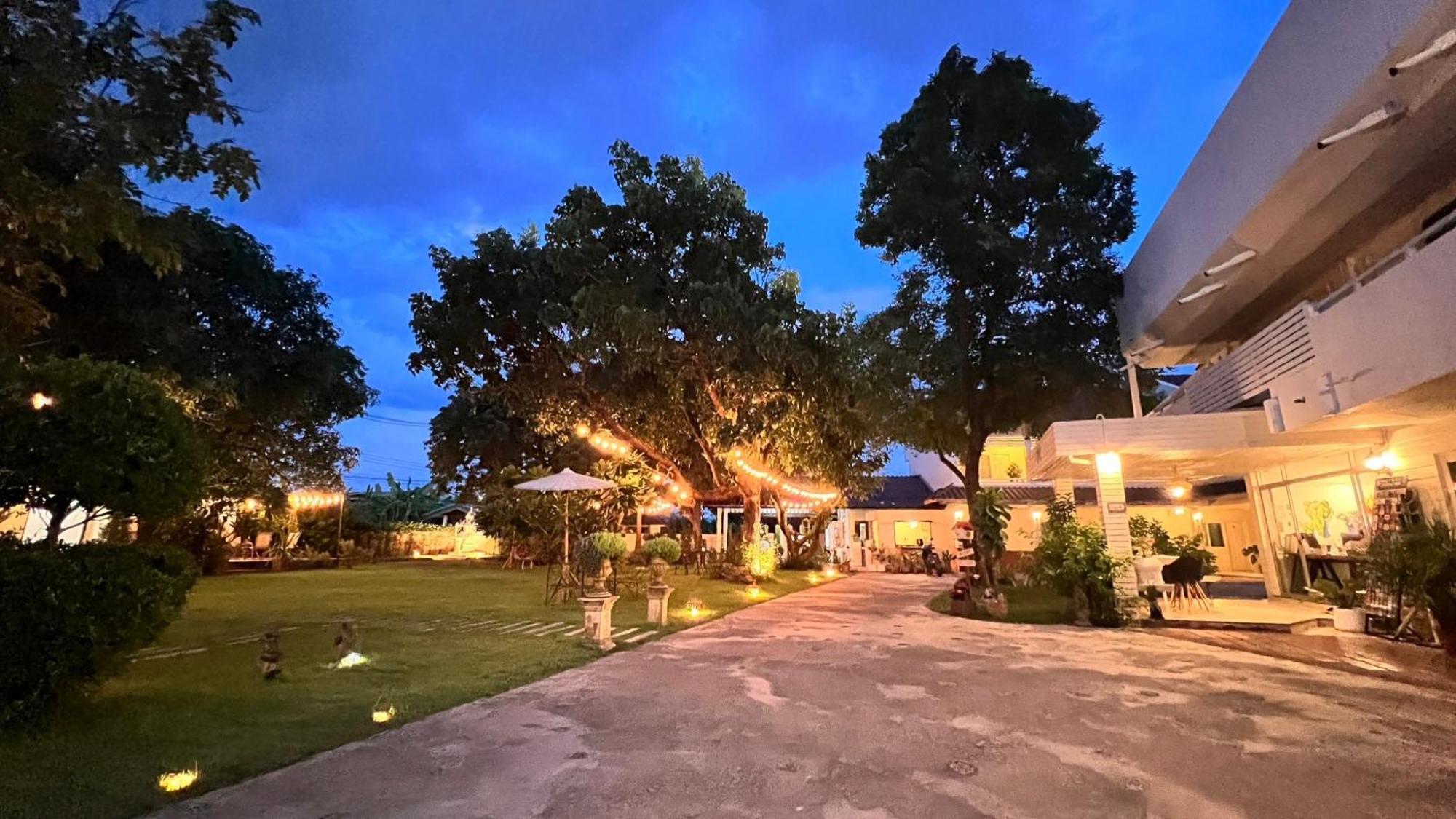 Udee Cozy Hotel Chiang Mai Esterno foto